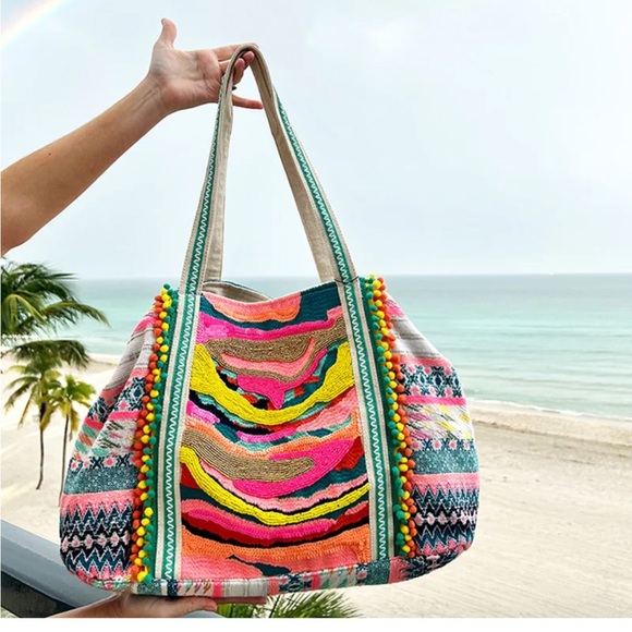 America & Beyond beaded tote - Picture 5 of 13